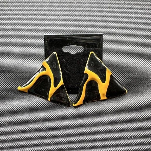 Mod yellow and black enamel triangle geometric earrings - Picture 1 of 2